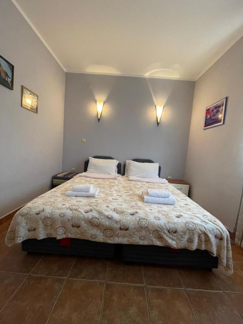 Apartments Villa-G Lustica Tivat Luaran gambar